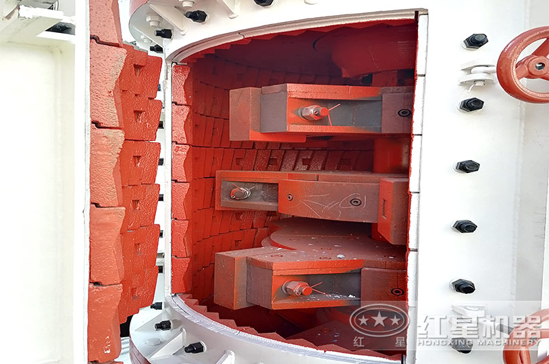 立式破碎機(jī)生產(chǎn)石料產(chǎn)能高，破碎性能強(qiáng)